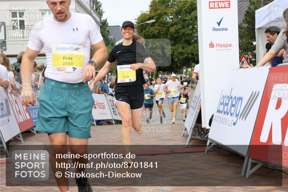 31.08.2025 - 21. Blankeneser Heldenlauf Strokosch-Dieckow http://msf.ph/oto/8701841 31.08.2025 10:26:36 Ziel 2706, 2254, 2497, 2648, 2688, 2007, 2487, 2296 meine-sportfotos.de