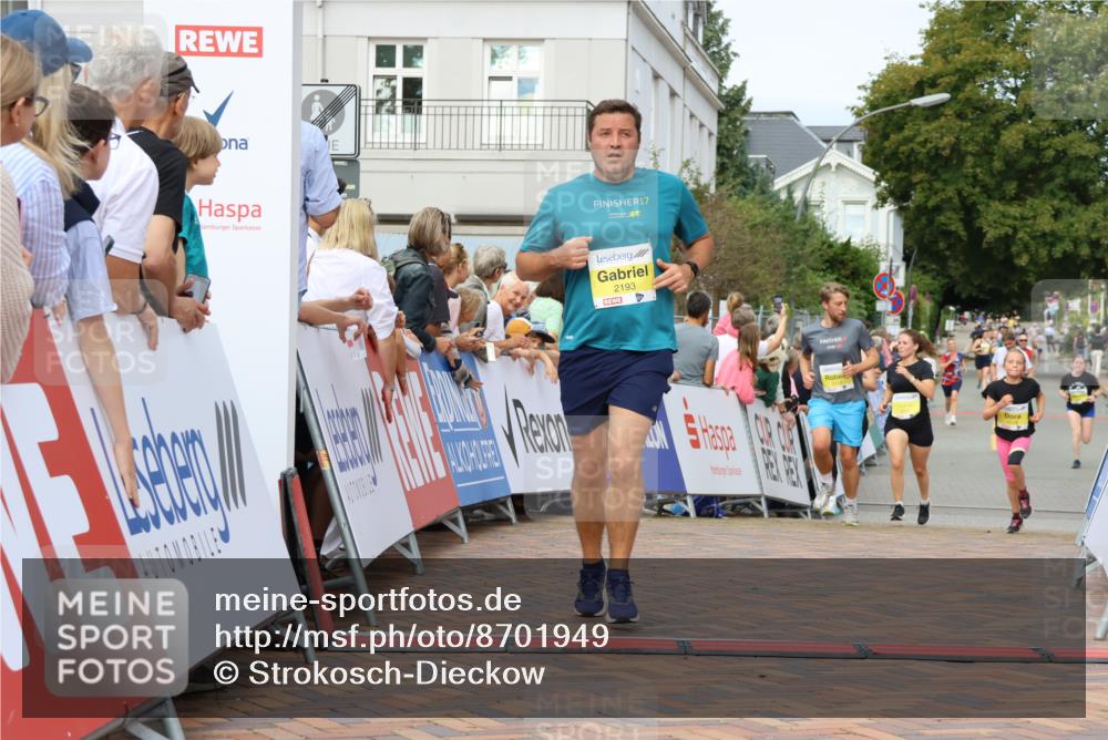 31.08.2025 - 21. Blankeneser Heldenlauf Strokosch-Dieckow http://msf.ph/oto/8701949 31.08.2025 10:26:00 Ziel 2342, 2193, 2070, 2241, 2243, 2119, 2118 meine-sportfotos.de