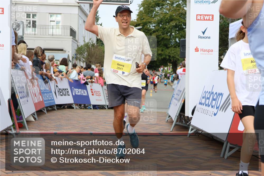 31.08.2025 - 21. Blankeneser Heldenlauf Strokosch-Dieckow http://msf.ph/oto/8702064 31.08.2025 10:25:13 Ziel 2641, 2357, 2717, 2285, 2286, 2331, 2053, 2359, 2661, 2383 meine-sportfotos.de