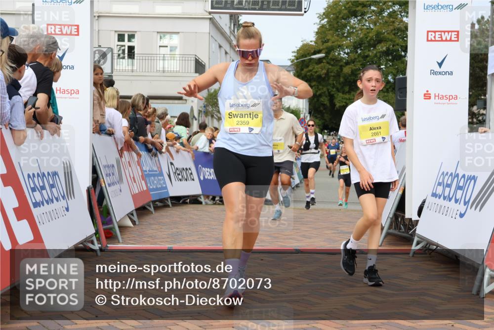 31.08.2025 - 21. Blankeneser Heldenlauf Strokosch-Dieckow http://msf.ph/oto/8702073 31.08.2025 10:25:11 Ziel 2641, 2357, 2183, 2717, 2285, 2286, 2331, 2053, 2359, 2661 meine-sportfotos.de