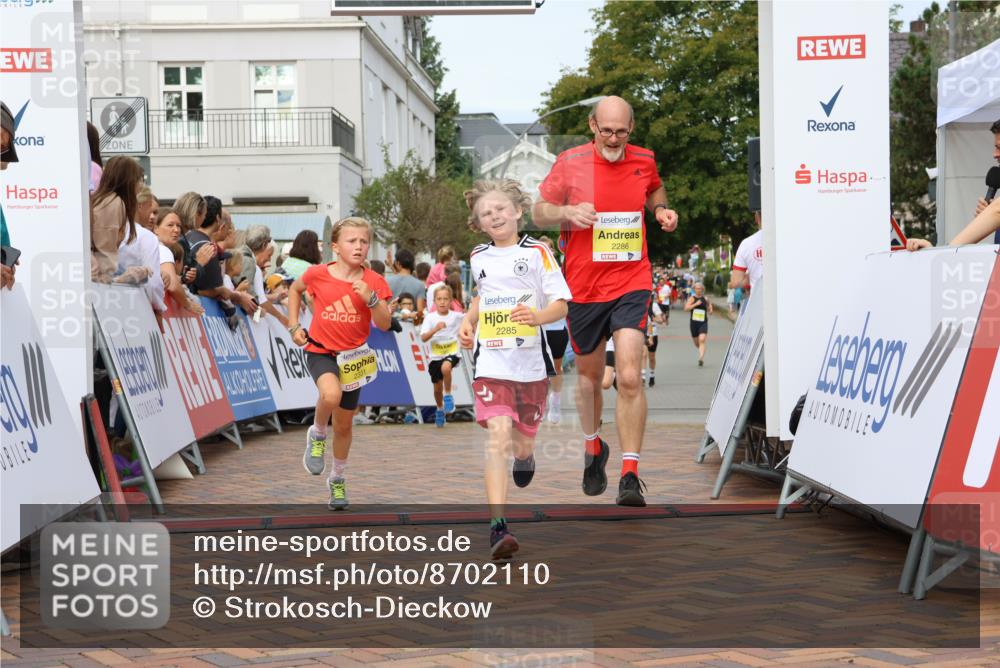 31.08.2025 - 21. Blankeneser Heldenlauf Strokosch-Dieckow http://msf.ph/oto/8702110 31.08.2025 10:25:07 Ziel 2357, 2183, 2717, 2285, 2286, 2331, 2359, 2661 meine-sportfotos.de