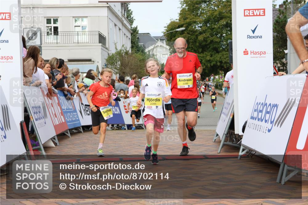 31.08.2025 - 21. Blankeneser Heldenlauf Strokosch-Dieckow http://msf.ph/oto/8702114 31.08.2025 10:25:07 Ziel 2357, 2183, 2717, 2285, 2286, 2331, 2359, 2661 meine-sportfotos.de