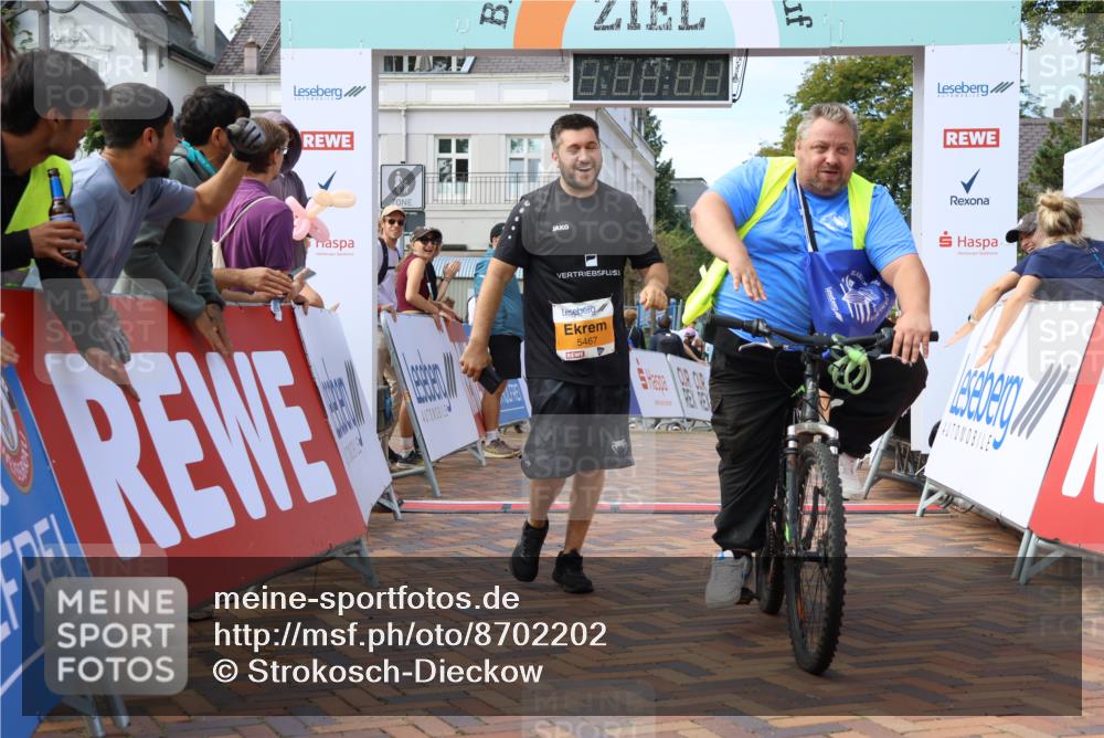 31.08.2025 - 21. Blankeneser Heldenlauf Strokosch-Dieckow http://msf.ph/oto/8702202 31.08.2025 13:41:37 Ziel 5467 meine-sportfotos.de