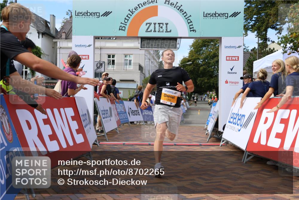 31.08.2025 - 21. Blankeneser Heldenlauf Strokosch-Dieckow http://msf.ph/oto/8702265 31.08.2025 13:40:43 Ziel 5765 meine-sportfotos.de