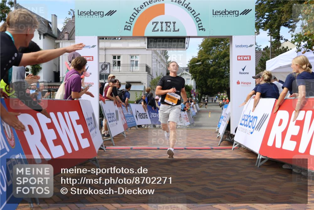 31.08.2025 - 21. Blankeneser Heldenlauf Strokosch-Dieckow http://msf.ph/oto/8702271 31.08.2025 13:40:43 Ziel 5765 meine-sportfotos.de