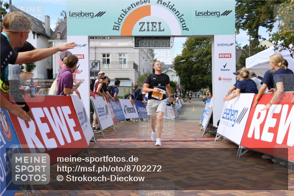 31.08.2025 - 21. Blankeneser Heldenlauf Strokosch-Dieckow http://msf.ph/oto/8702272 31.08.2025 13:40:43 Ziel 5765 meine-sportfotos.de