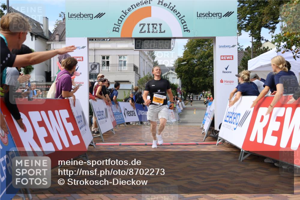 31.08.2025 - 21. Blankeneser Heldenlauf Strokosch-Dieckow http://msf.ph/oto/8702273 31.08.2025 13:40:43 Ziel 5765 meine-sportfotos.de