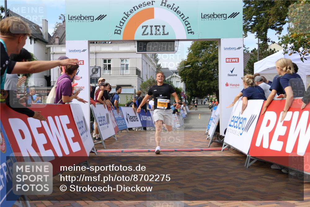 31.08.2025 - 21. Blankeneser Heldenlauf Strokosch-Dieckow http://msf.ph/oto/8702275 31.08.2025 13:40:43 Ziel 5765 meine-sportfotos.de