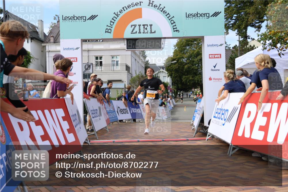 31.08.2025 - 21. Blankeneser Heldenlauf Strokosch-Dieckow http://msf.ph/oto/8702277 31.08.2025 13:40:43 Ziel 5765 meine-sportfotos.de