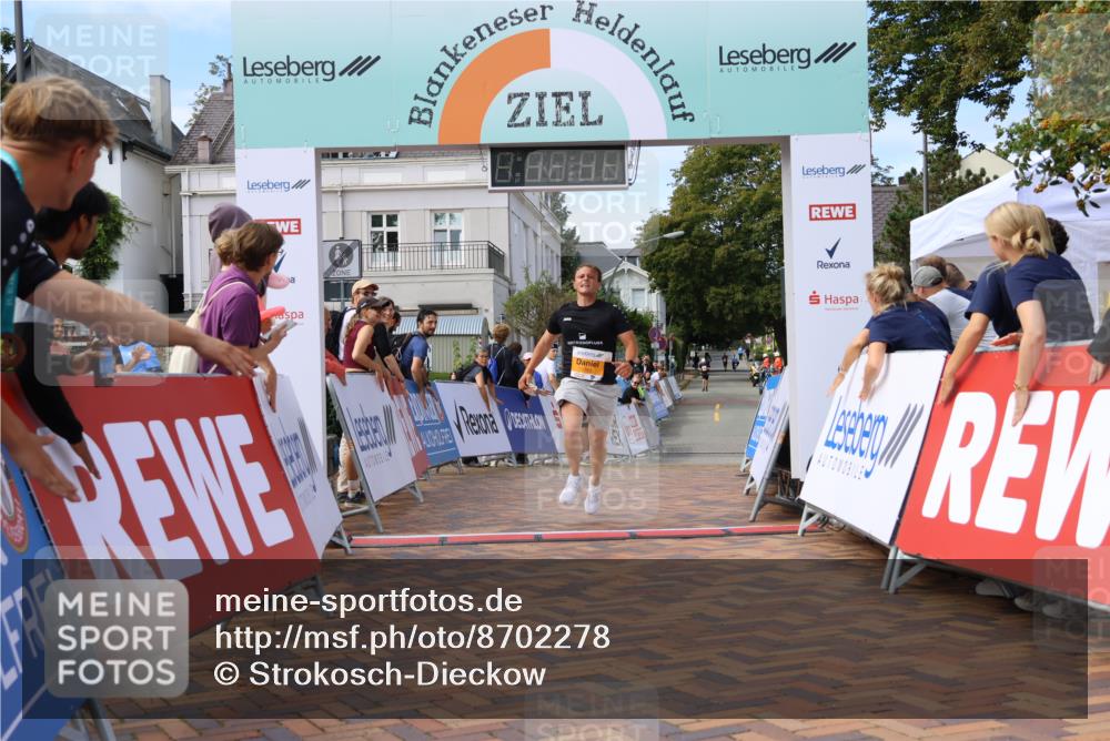 31.08.2025 - 21. Blankeneser Heldenlauf Strokosch-Dieckow http://msf.ph/oto/8702278 31.08.2025 13:40:43 Ziel 5765 meine-sportfotos.de
