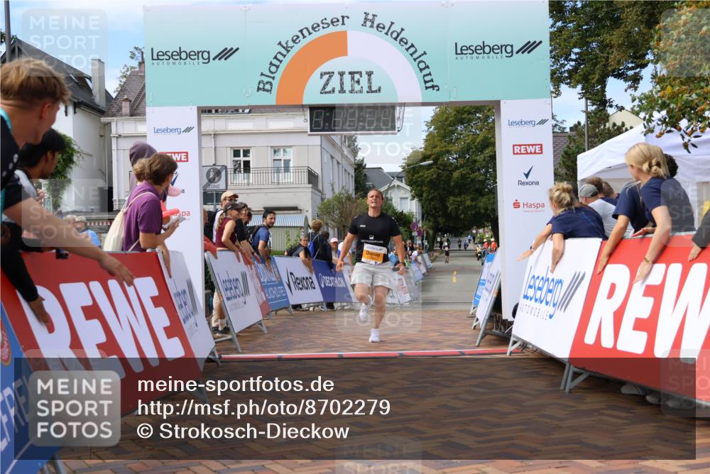 31.08.2025 - 21. Blankeneser Heldenlauf Strokosch-Dieckow http://msf.ph/oto/8702279 31.08.2025 13:40:42 Ziel 5765 meine-sportfotos.de