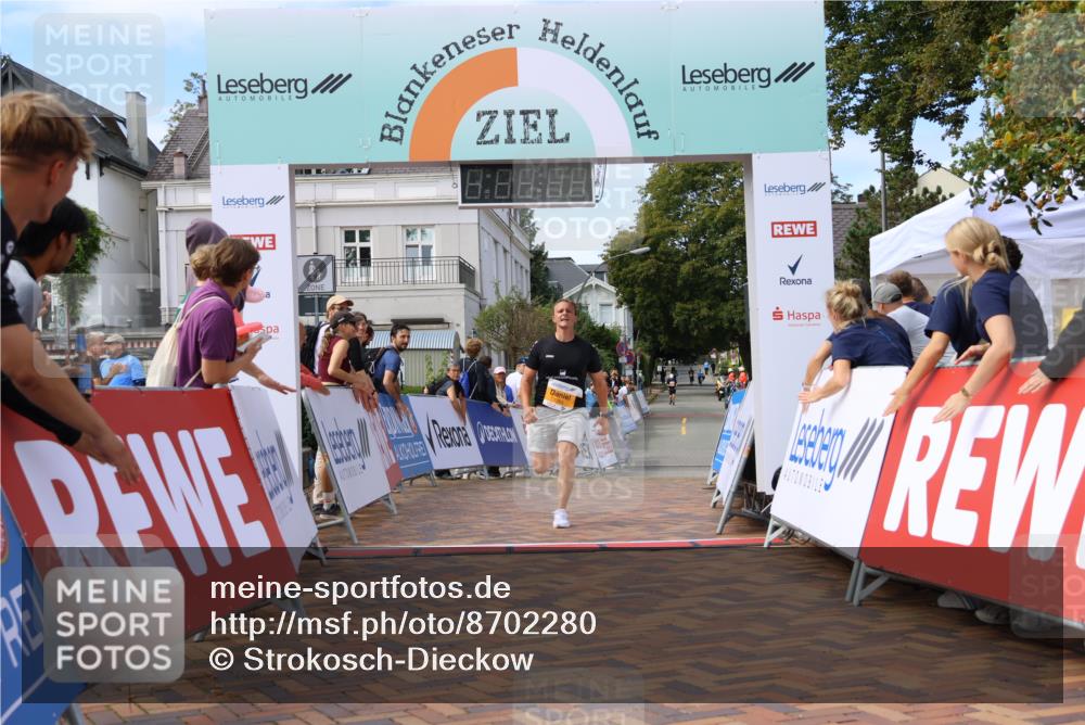31.08.2025 - 21. Blankeneser Heldenlauf Strokosch-Dieckow http://msf.ph/oto/8702280 31.08.2025 13:40:42 Ziel 5765 meine-sportfotos.de
