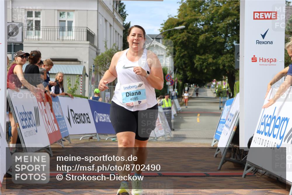 31.08.2025 - 21. Blankeneser Heldenlauf Strokosch-Dieckow http://msf.ph/oto/8702490 31.08.2025 13:34:42 Ziel 4399, 4095 meine-sportfotos.de