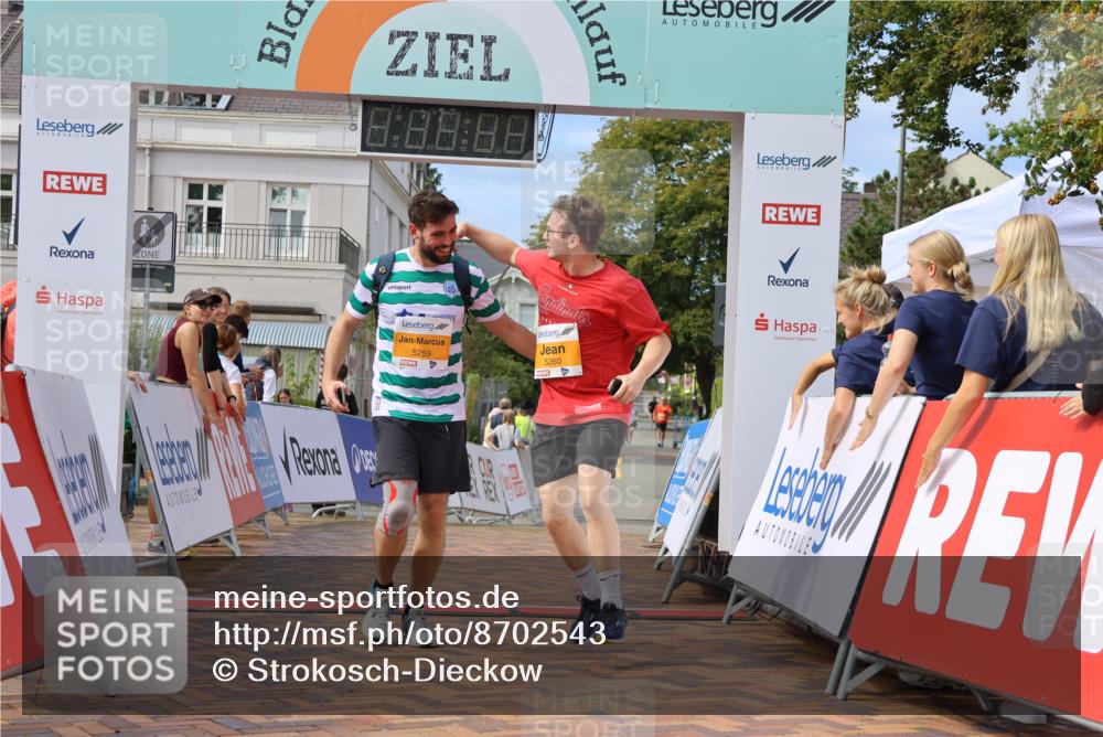 31.08.2025 - 21. Blankeneser Heldenlauf Strokosch-Dieckow http://msf.ph/oto/8702543 31.08.2025 13:32:51 Ziel 5259, 5260 meine-sportfotos.de