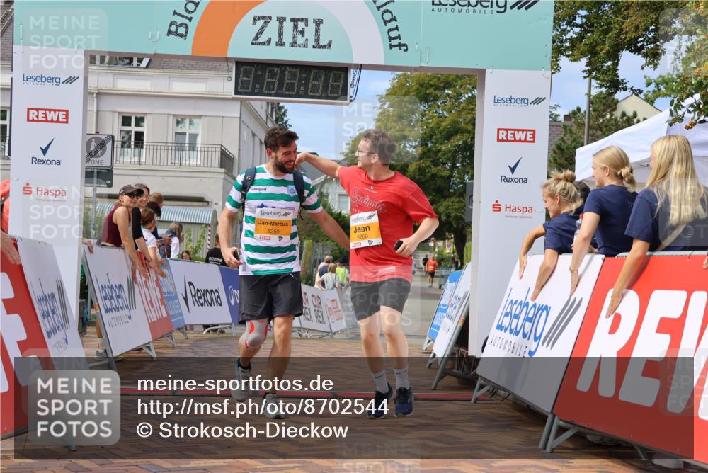 31.08.2025 - 21. Blankeneser Heldenlauf Strokosch-Dieckow http://msf.ph/oto/8702544 31.08.2025 13:32:51 Ziel 5259, 5260 meine-sportfotos.de