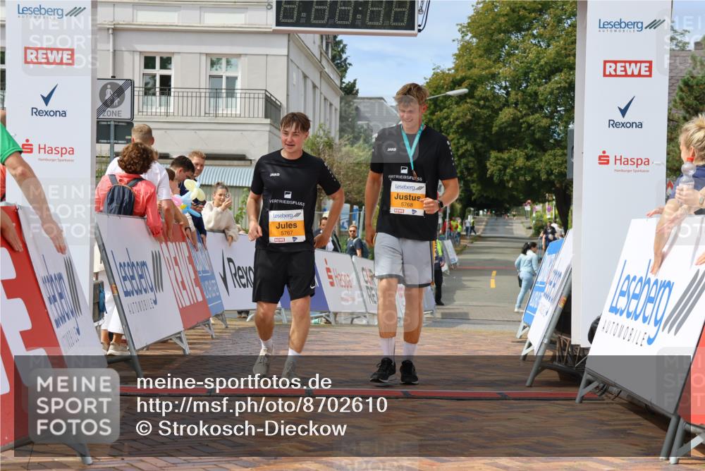 31.08.2025 - 21. Blankeneser Heldenlauf Strokosch-Dieckow http://msf.ph/oto/8702610 31.08.2025 13:27:44 Ziel 5767 meine-sportfotos.de
