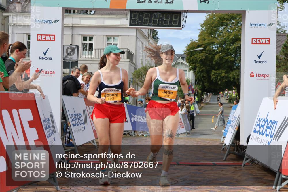31.08.2025 - 21. Blankeneser Heldenlauf Strokosch-Dieckow http://msf.ph/oto/8702667 31.08.2025 13:25:18 Ziel 5642, 5505, 5241 meine-sportfotos.de