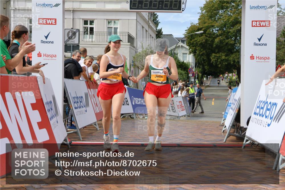 31.08.2025 - 21. Blankeneser Heldenlauf Strokosch-Dieckow http://msf.ph/oto/8702675 31.08.2025 13:25:18 Ziel 5642, 5505, 5241 meine-sportfotos.de