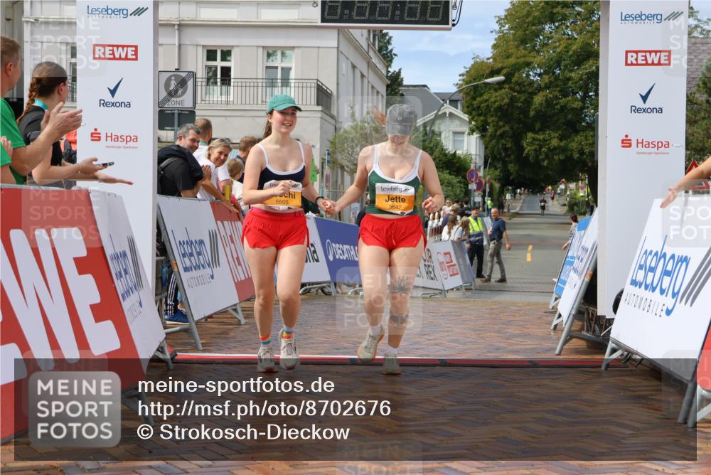 31.08.2025 - 21. Blankeneser Heldenlauf Strokosch-Dieckow http://msf.ph/oto/8702676 31.08.2025 13:25:18 Ziel 5642, 5505, 5241 meine-sportfotos.de
