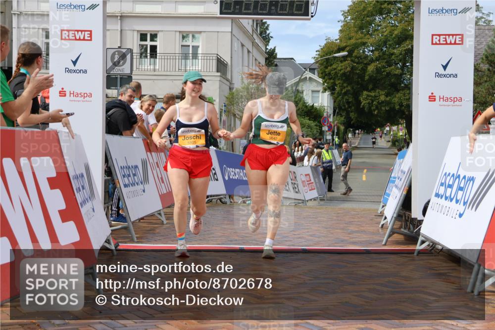 31.08.2025 - 21. Blankeneser Heldenlauf Strokosch-Dieckow http://msf.ph/oto/8702678 31.08.2025 13:25:18 Ziel 5642, 5505, 5241 meine-sportfotos.de