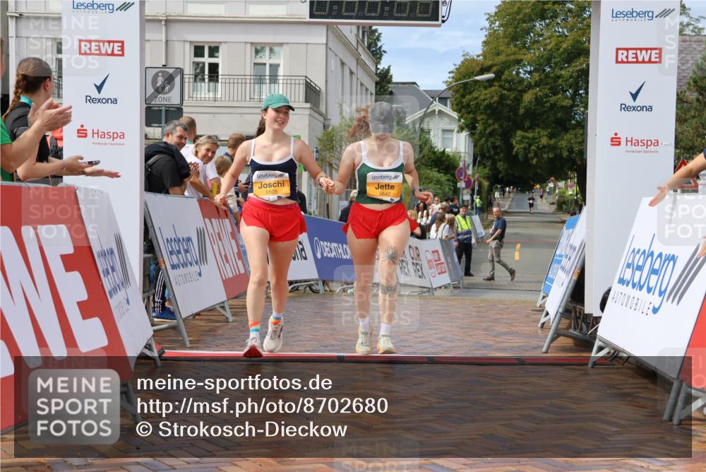 31.08.2025 - 21. Blankeneser Heldenlauf Strokosch-Dieckow http://msf.ph/oto/8702680 31.08.2025 13:25:17 Ziel 5642, 5505, 5241 meine-sportfotos.de