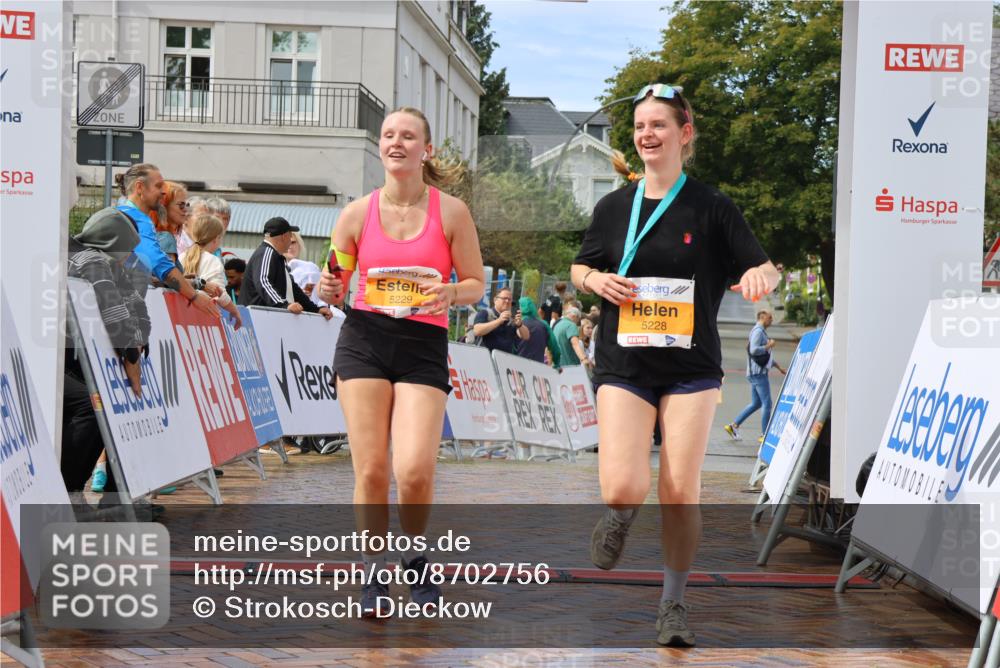 31.08.2025 - 21. Blankeneser Heldenlauf Strokosch-Dieckow http://msf.ph/oto/8702756 31.08.2025 13:19:45 Ziel 5229, 5543 meine-sportfotos.de