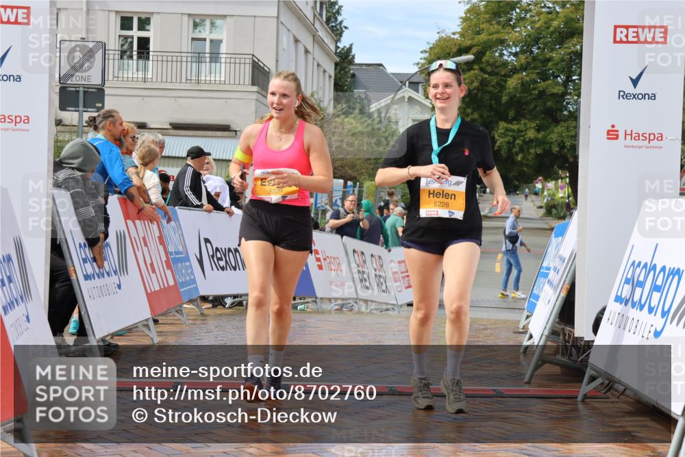 31.08.2025 - 21. Blankeneser Heldenlauf Strokosch-Dieckow http://msf.ph/oto/8702760 31.08.2025 13:19:45 Ziel 5229, 5543 meine-sportfotos.de
