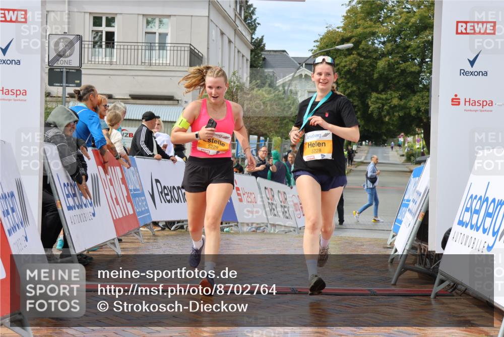 31.08.2025 - 21. Blankeneser Heldenlauf Strokosch-Dieckow http://msf.ph/oto/8702764 31.08.2025 13:19:45 Ziel 5229, 5543 meine-sportfotos.de