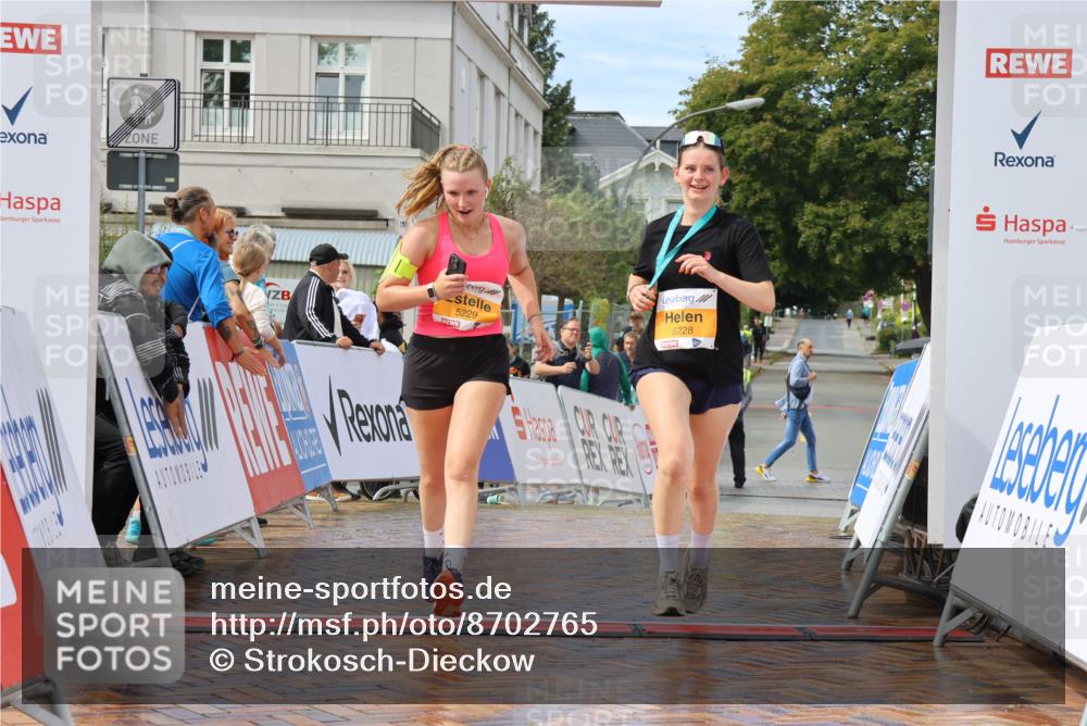 31.08.2025 - 21. Blankeneser Heldenlauf Strokosch-Dieckow http://msf.ph/oto/8702765 31.08.2025 13:19:45 Ziel 5229, 5543 meine-sportfotos.de