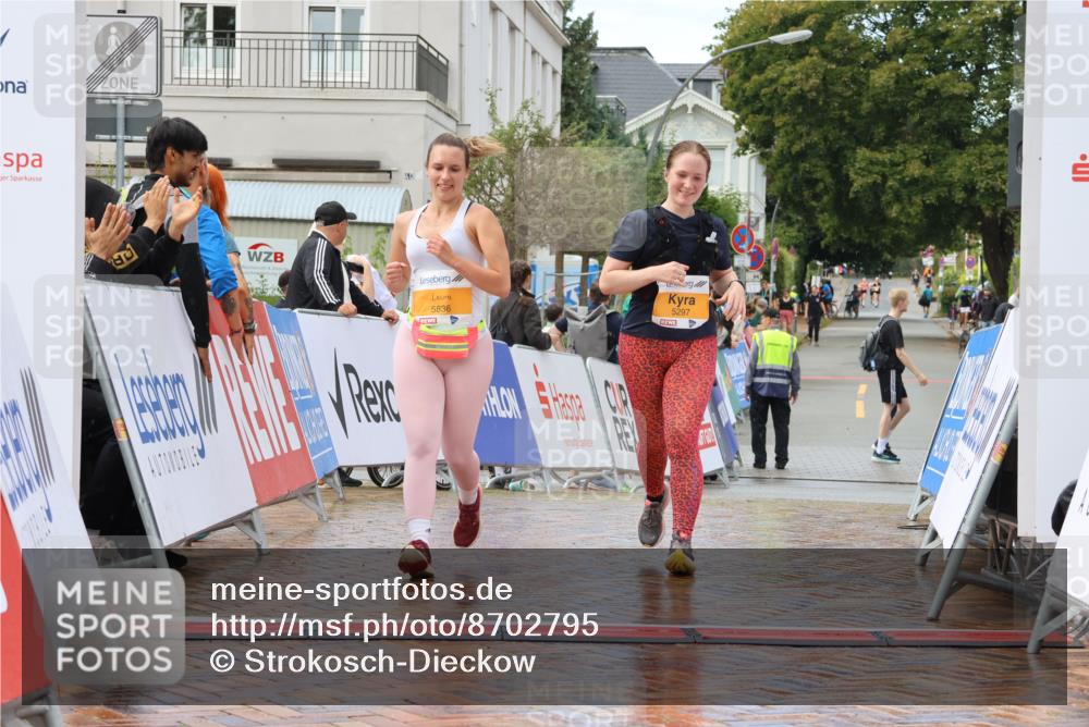 31.08.2025 - 21. Blankeneser Heldenlauf Strokosch-Dieckow http://msf.ph/oto/8702795 31.08.2025 13:18:42 Ziel 5836, 5297 meine-sportfotos.de