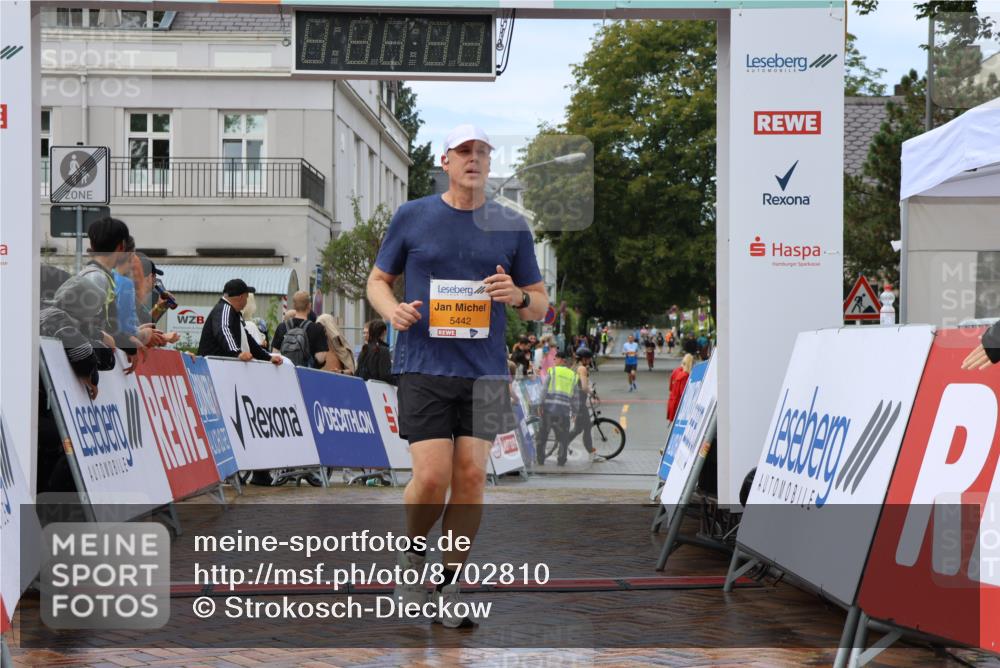 31.08.2025 - 21. Blankeneser Heldenlauf Strokosch-Dieckow http://msf.ph/oto/8702810 31.08.2025 13:18:06 Ziel 5442 meine-sportfotos.de