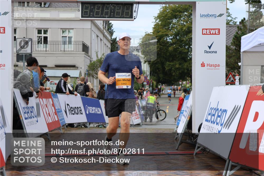 31.08.2025 - 21. Blankeneser Heldenlauf Strokosch-Dieckow http://msf.ph/oto/8702811 31.08.2025 13:18:06 Ziel 5442 meine-sportfotos.de