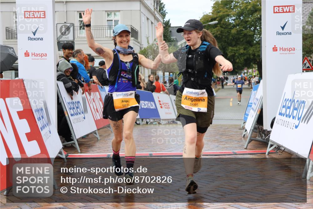 31.08.2025 - 21. Blankeneser Heldenlauf Strokosch-Dieckow http://msf.ph/oto/8702826 31.08.2025 13:17:52 Ziel 5655, 5822 meine-sportfotos.de