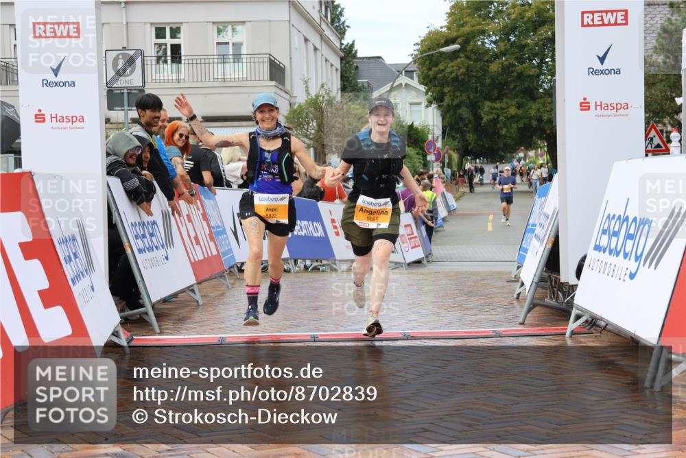 31.08.2025 - 21. Blankeneser Heldenlauf Strokosch-Dieckow http://msf.ph/oto/8702839 31.08.2025 13:17:52 Ziel 5655, 5822 meine-sportfotos.de