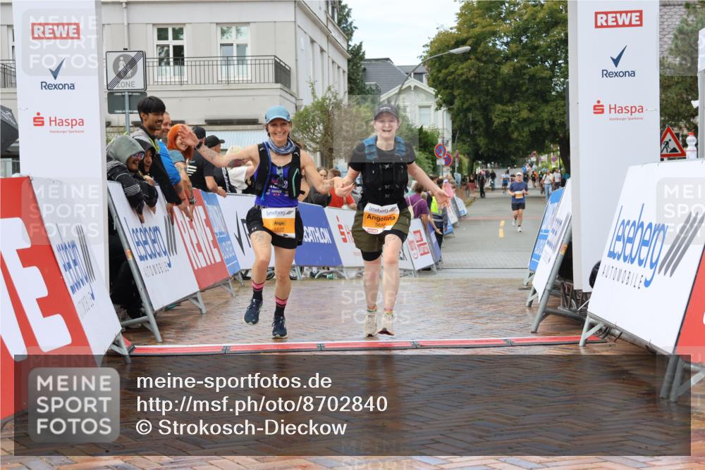 31.08.2025 - 21. Blankeneser Heldenlauf Strokosch-Dieckow http://msf.ph/oto/8702840 31.08.2025 13:17:51 Ziel 5655, 5822 meine-sportfotos.de