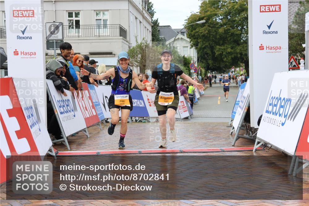 31.08.2025 - 21. Blankeneser Heldenlauf Strokosch-Dieckow http://msf.ph/oto/8702841 31.08.2025 13:17:51 Ziel 5655, 5822 meine-sportfotos.de