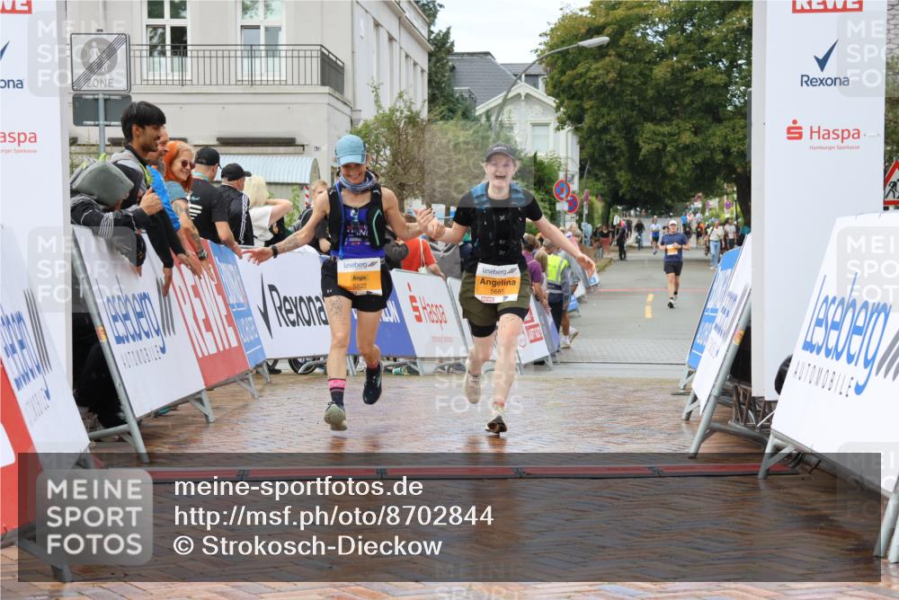 31.08.2025 - 21. Blankeneser Heldenlauf Strokosch-Dieckow http://msf.ph/oto/8702844 31.08.2025 13:17:51 Ziel 5655, 5822 meine-sportfotos.de