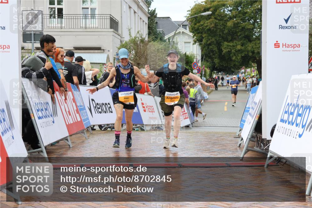 31.08.2025 - 21. Blankeneser Heldenlauf Strokosch-Dieckow http://msf.ph/oto/8702845 31.08.2025 13:17:51 Ziel 5655, 5822 meine-sportfotos.de