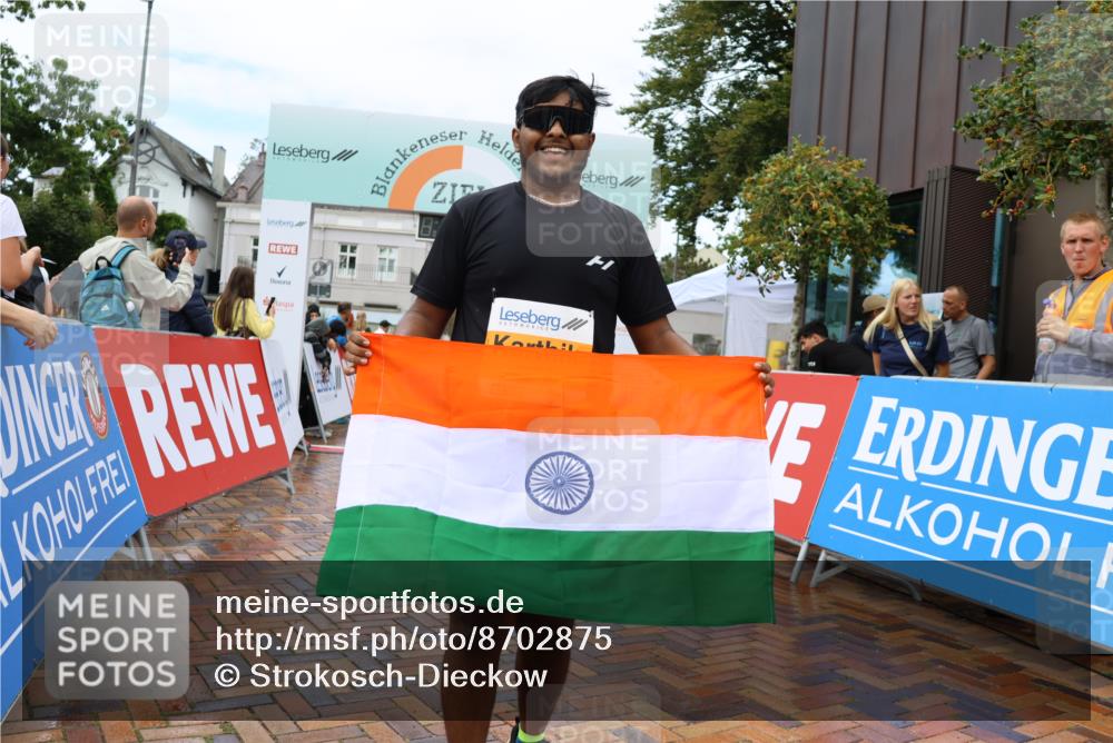 31.08.2025 - 21. Blankeneser Heldenlauf Strokosch-Dieckow http://msf.ph/oto/8702875 31.08.2025 13:16:37 Ziel 5257, 5474 meine-sportfotos.de