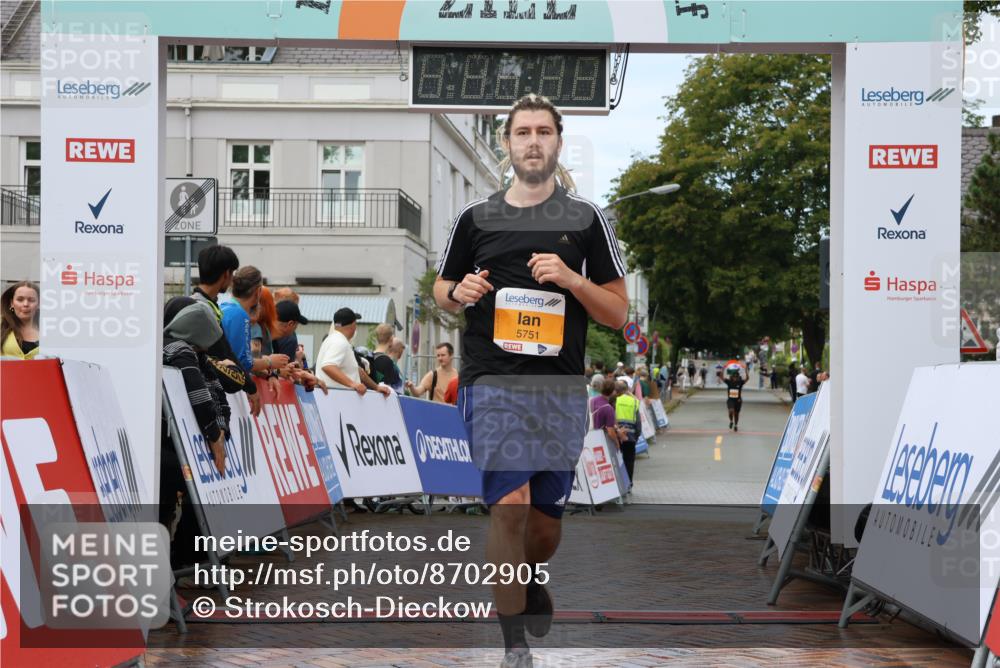 31.08.2025 - 21. Blankeneser Heldenlauf Strokosch-Dieckow http://msf.ph/oto/8702905 31.08.2025 13:16:20 Ziel 5751, 5021 meine-sportfotos.de