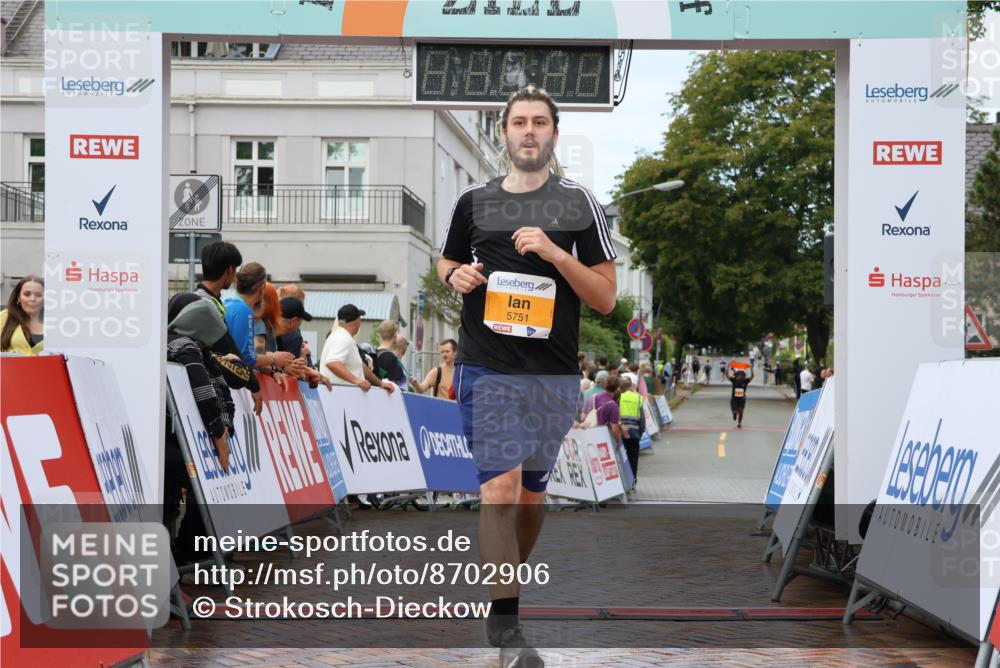 31.08.2025 - 21. Blankeneser Heldenlauf Strokosch-Dieckow http://msf.ph/oto/8702906 31.08.2025 13:16:19 Ziel 5751, 5021 meine-sportfotos.de