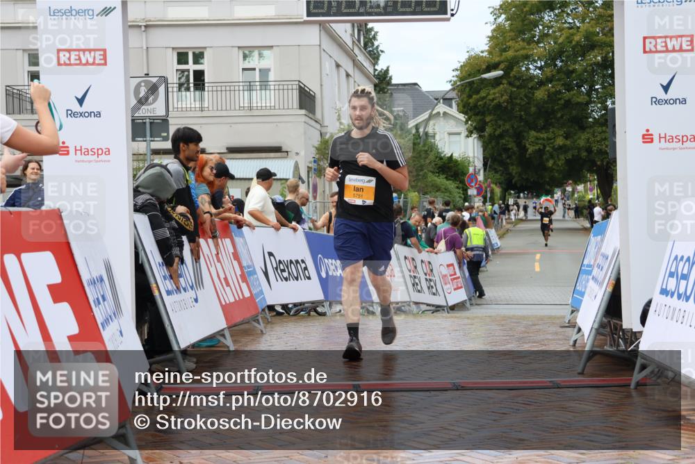 31.08.2025 - 21. Blankeneser Heldenlauf Strokosch-Dieckow http://msf.ph/oto/8702916 31.08.2025 13:16:18 Ziel 5751, 5021 meine-sportfotos.de