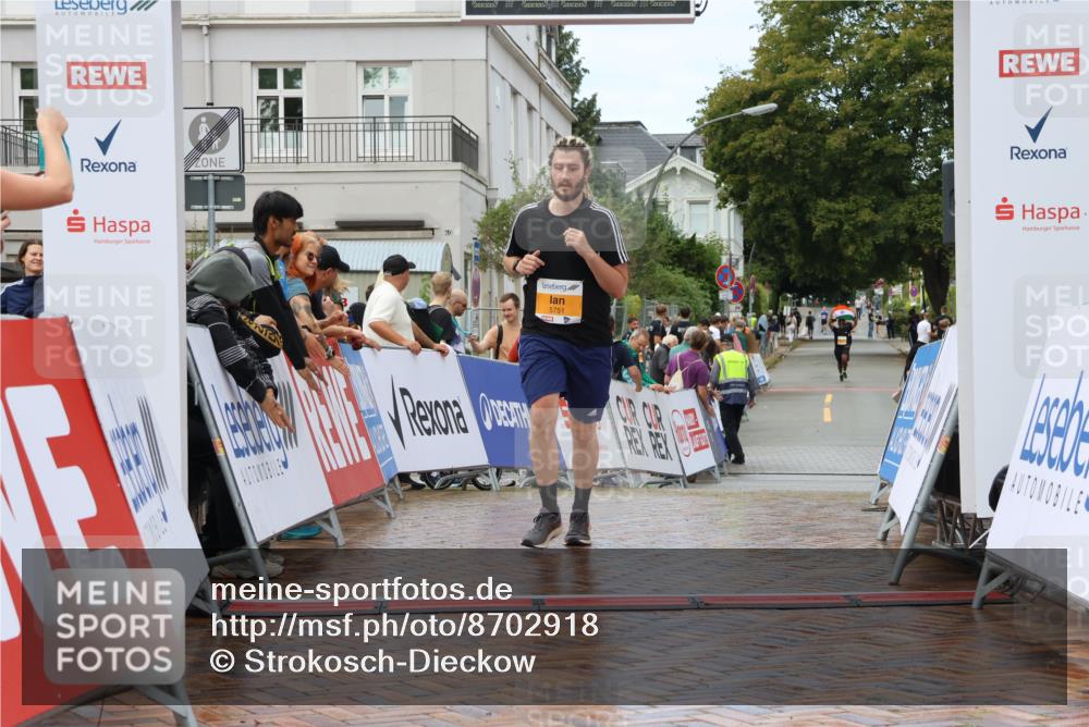 31.08.2025 - 21. Blankeneser Heldenlauf Strokosch-Dieckow http://msf.ph/oto/8702918 31.08.2025 13:16:18 Ziel 5751, 5021 meine-sportfotos.de