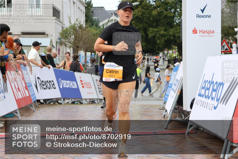 31.08.2025 - 21. Blankeneser Heldenlauf Strokosch-Dieckow http://msf.ph/oto/8702919 31.08.2025 13:16:16 Ziel 5751, 5021 meine-sportfotos.de