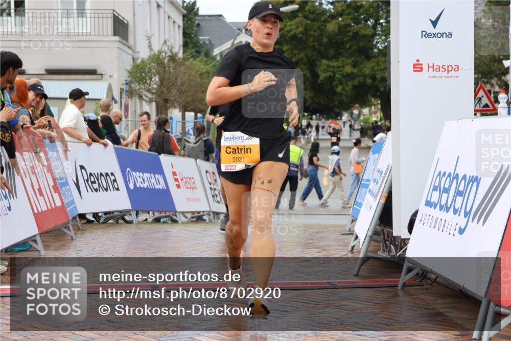 31.08.2025 - 21. Blankeneser Heldenlauf Strokosch-Dieckow http://msf.ph/oto/8702920 31.08.2025 13:16:16 Ziel 5751, 5021 meine-sportfotos.de