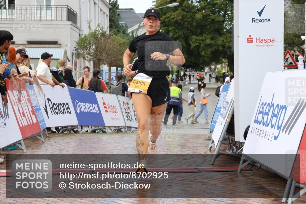 31.08.2025 - 21. Blankeneser Heldenlauf Strokosch-Dieckow http://msf.ph/oto/8702925 31.08.2025 13:16:16 Ziel 5751, 5021 meine-sportfotos.de