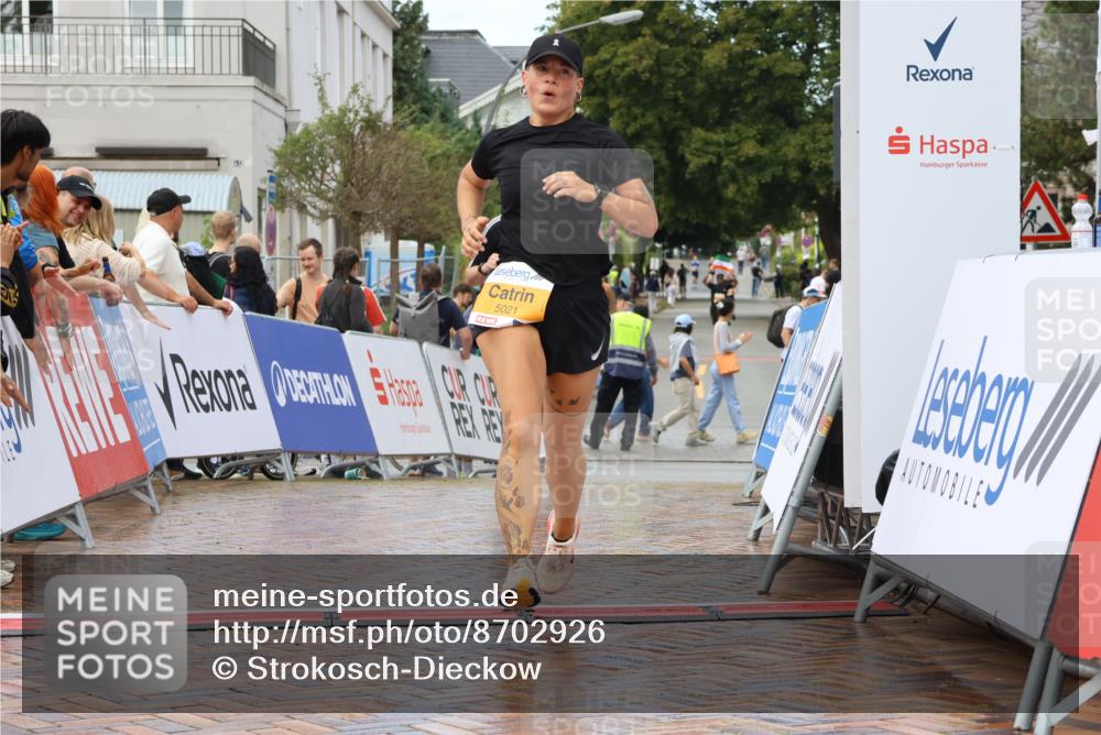 31.08.2025 - 21. Blankeneser Heldenlauf Strokosch-Dieckow http://msf.ph/oto/8702926 31.08.2025 13:16:16 Ziel 5751, 5021 meine-sportfotos.de