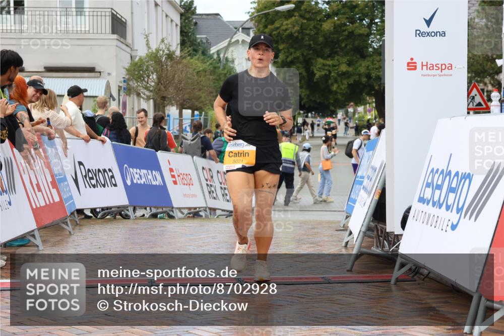 31.08.2025 - 21. Blankeneser Heldenlauf Strokosch-Dieckow http://msf.ph/oto/8702928 31.08.2025 13:16:16 Ziel 5751, 5021 meine-sportfotos.de