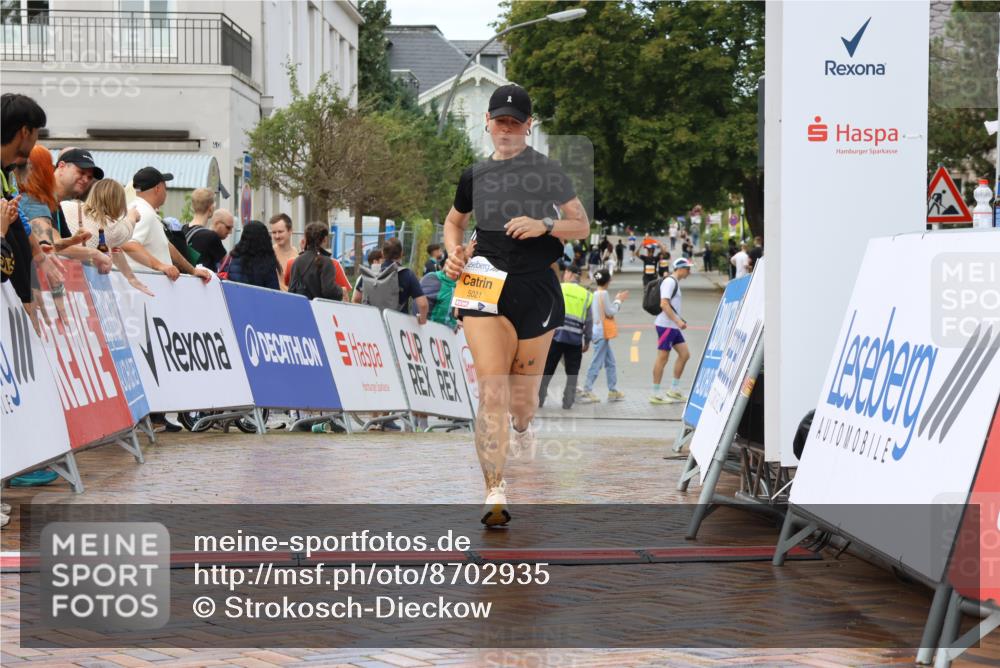 31.08.2025 - 21. Blankeneser Heldenlauf Strokosch-Dieckow http://msf.ph/oto/8702935 31.08.2025 13:16:15 Ziel 5751, 5021 meine-sportfotos.de