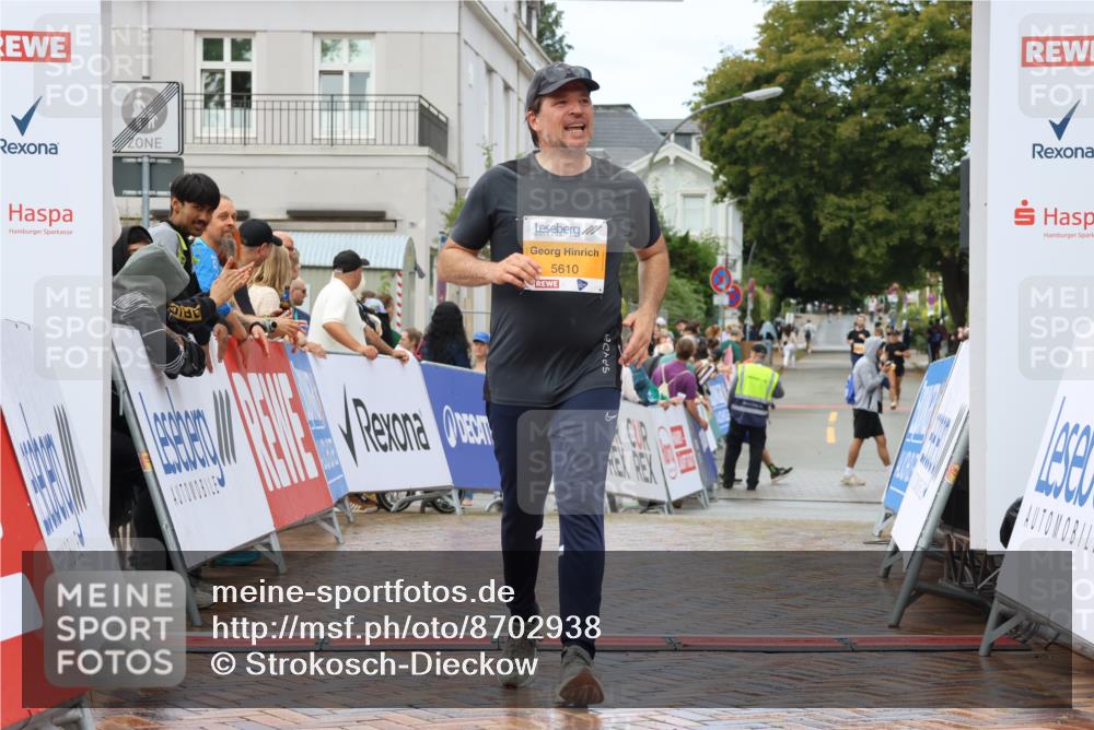 31.08.2025 - 21. Blankeneser Heldenlauf Strokosch-Dieckow http://msf.ph/oto/8702938 31.08.2025 13:16:01 Ziel 5610 meine-sportfotos.de